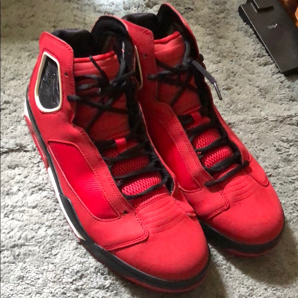 Jordan flight luminary red size 12